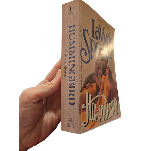 LaVyrle Spencer HUMMINGBIRD Emotional Contemporary Romance Jove Novel 051509160X - Picture 4 of 8